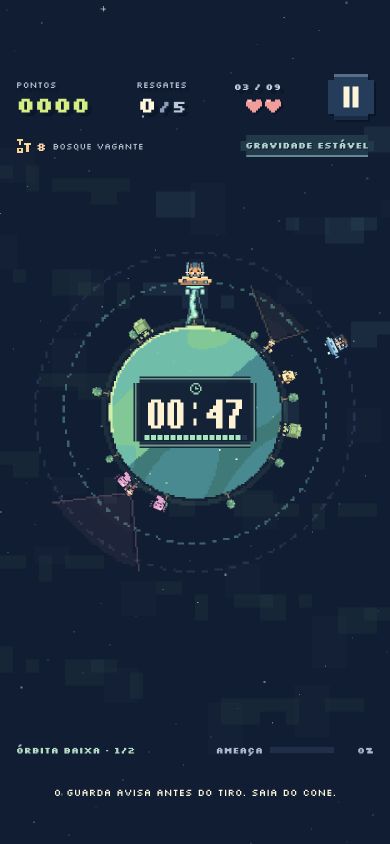 Gameplay real: KozzKat orbitando um planeta com animais, inimigos e timer no centro